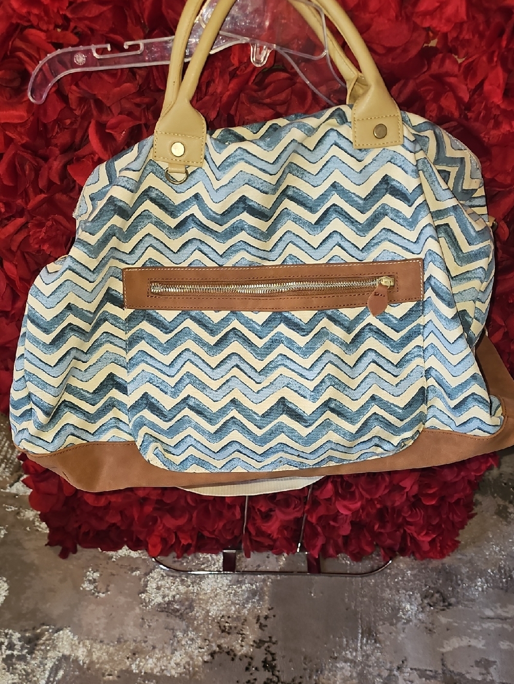 Mossimo Chevron Pattern Canvas Tote Bag with Tan Leather Accents BROKEN ZIPPER